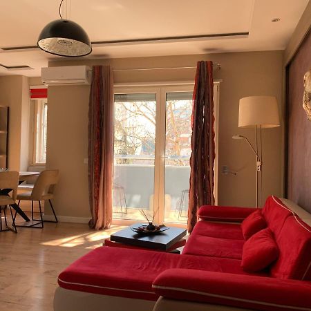 Haris Apartments Tirana Buitenkant foto