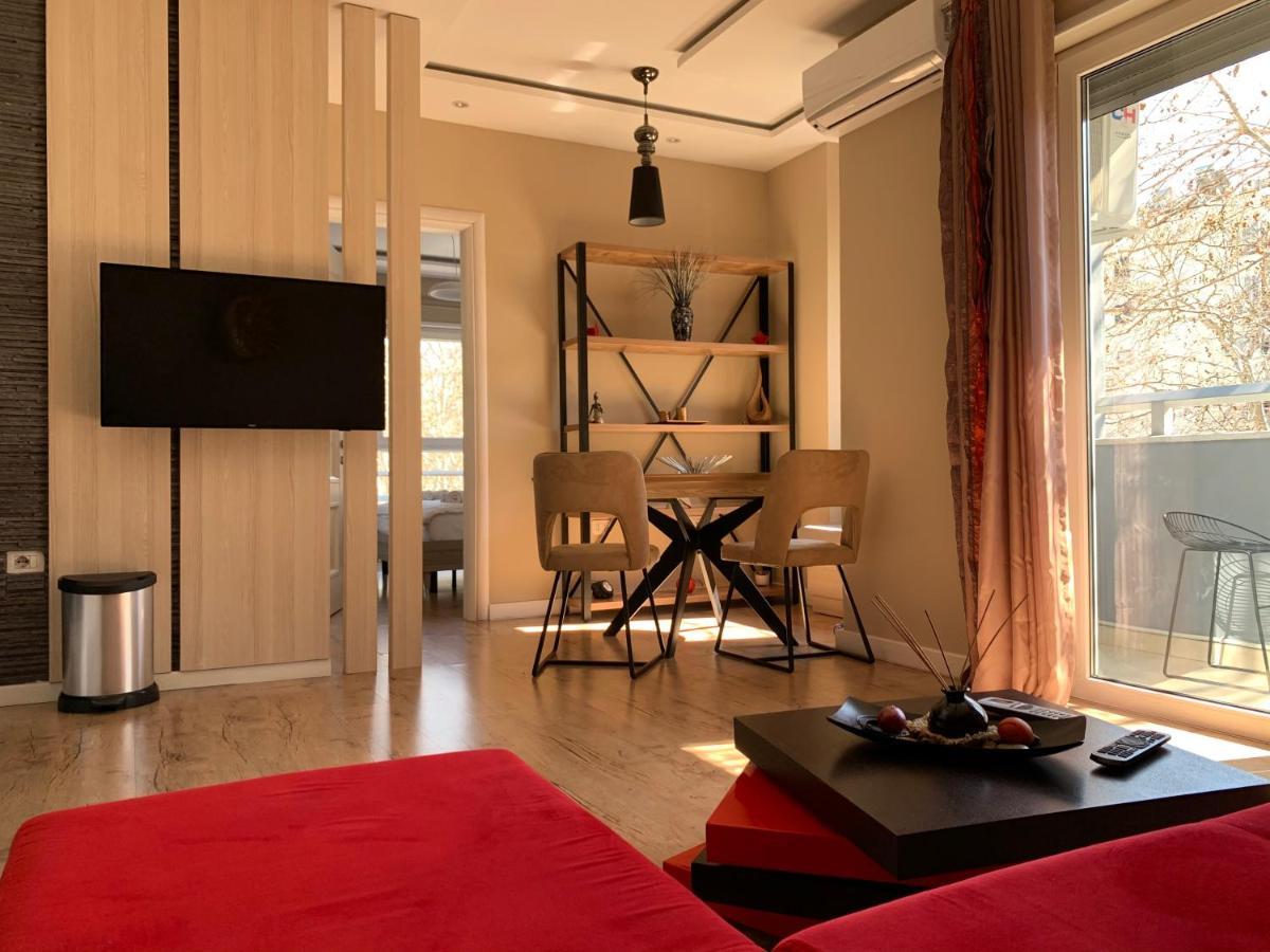 Haris Apartments Tirana Buitenkant foto