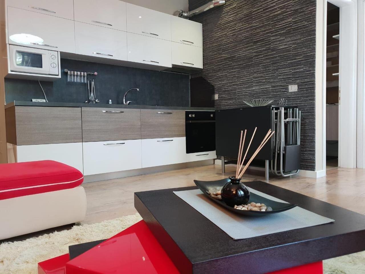 Haris Apartments Tirana Buitenkant foto