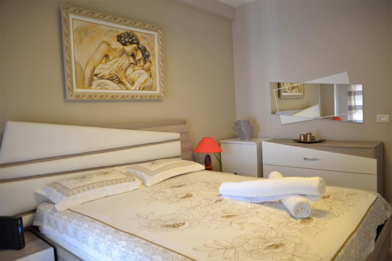 Haris Apartments Tirana Buitenkant foto