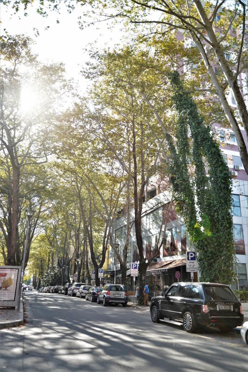Haris Apartments Tirana Buitenkant foto